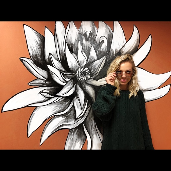 Meet your Posher, Samantha - Picture 6 of 6